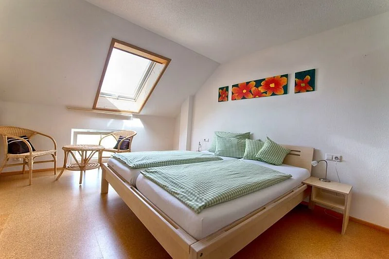 Das Familienbett kann eine praktische Lösung für Familien sein, die Platz sparen müssen.